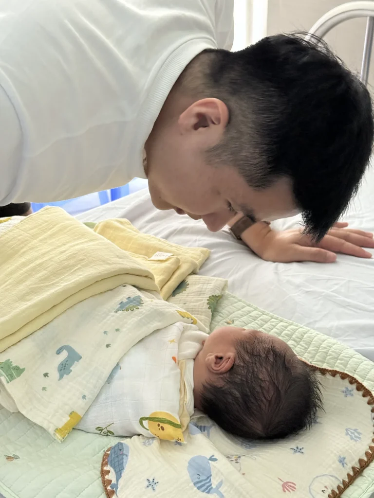 Ảnh của Minh Đức, Mới sinh