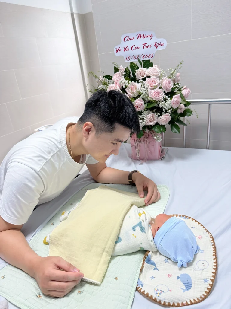 Ảnh của Minh Đức, Mới sinh