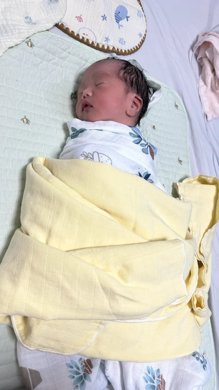 Ảnh của Minh Đức, Mới sinh