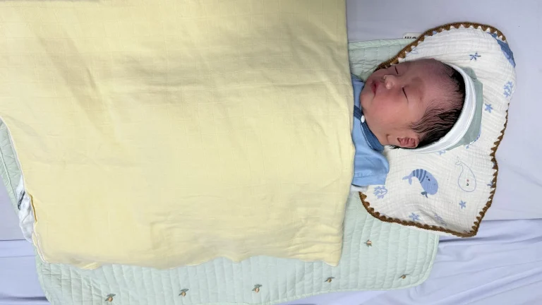 Ảnh của Minh Đức, Mới sinh