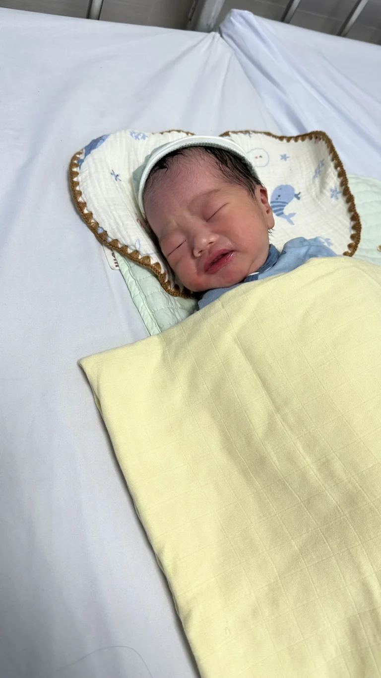 Ảnh của Minh Đức, Mới sinh