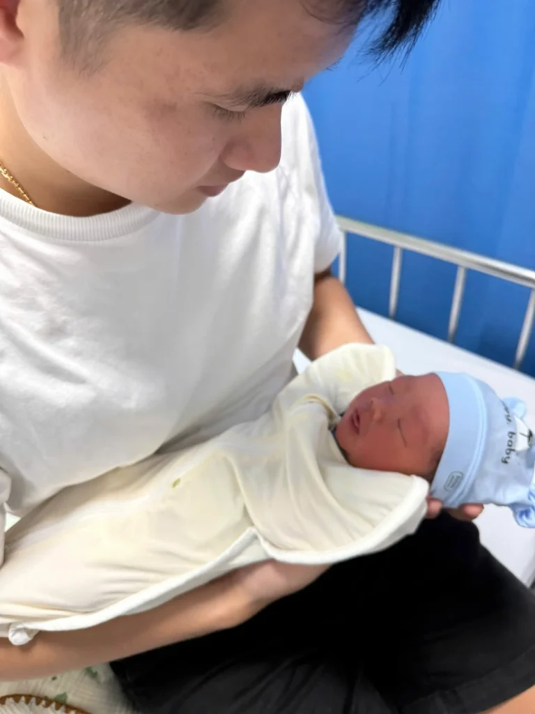 Ảnh của Minh Đức, Mới sinh