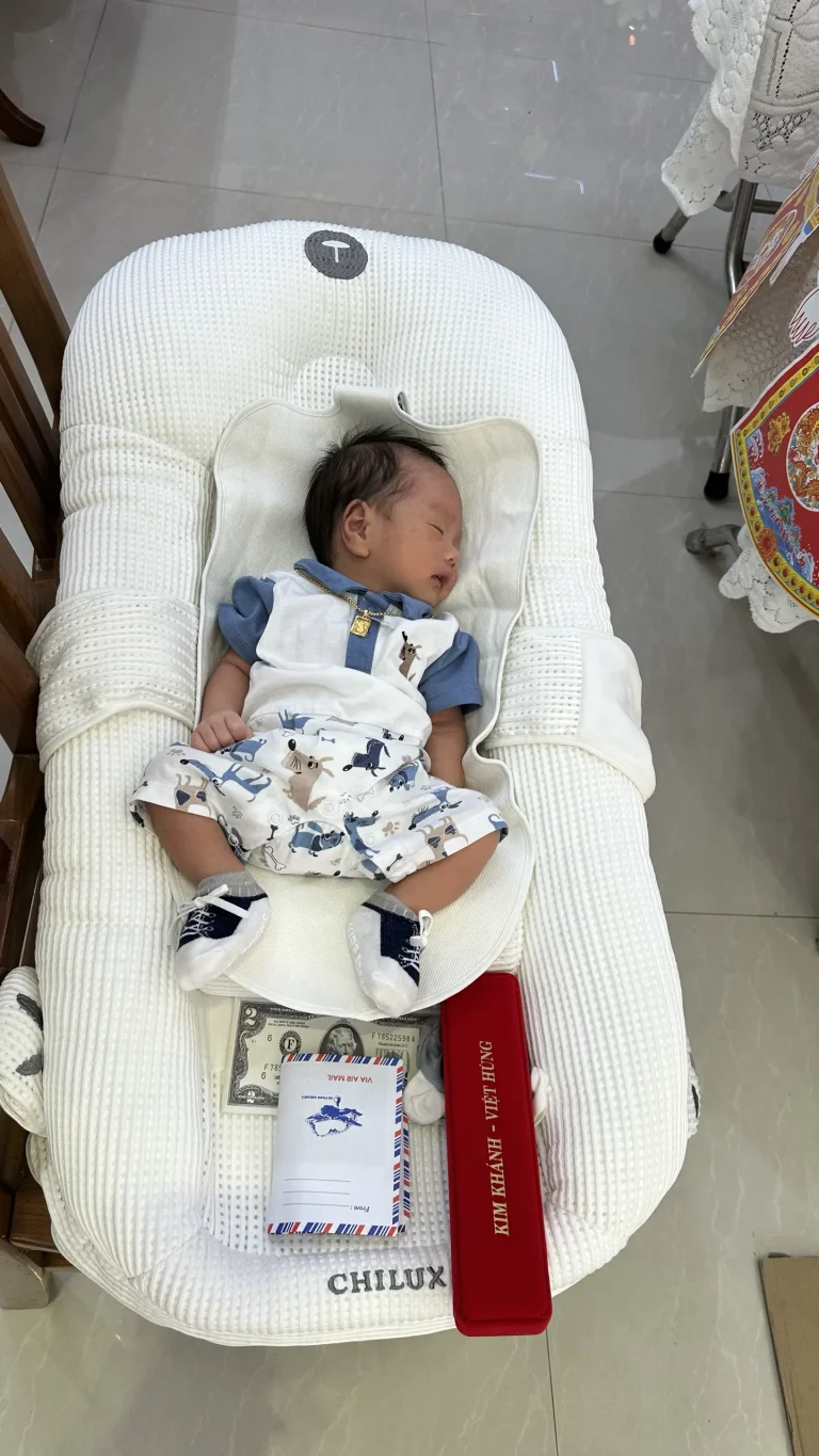 Ảnh của Minh Đức, Mới sinh